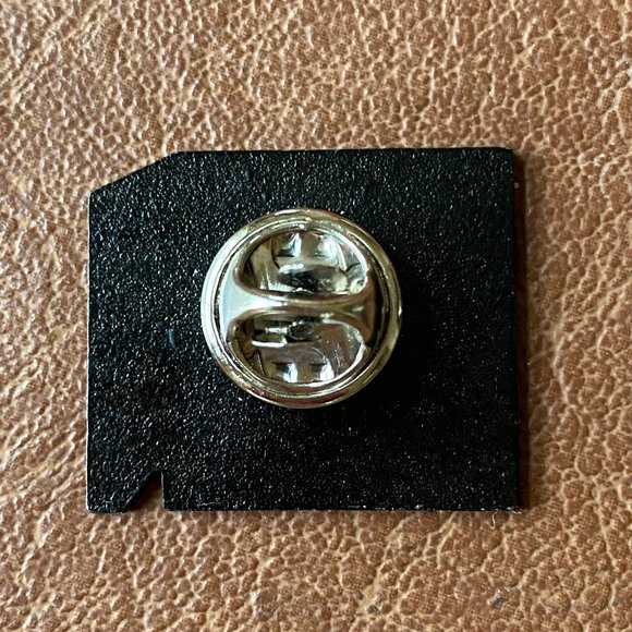 SDCC Comic Con 2017 and 2020 Pins - Picture 6 of 6